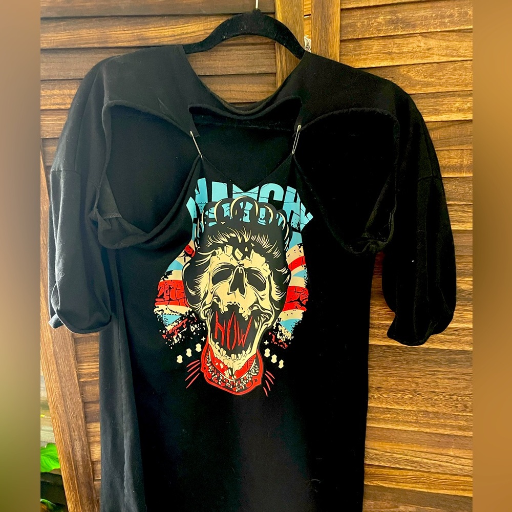 Grunge cut out T